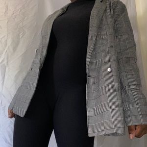 White & black Forever 21 women’s blazer